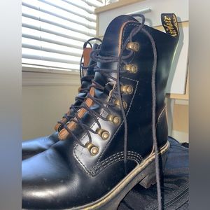 Leona Dr.Martens